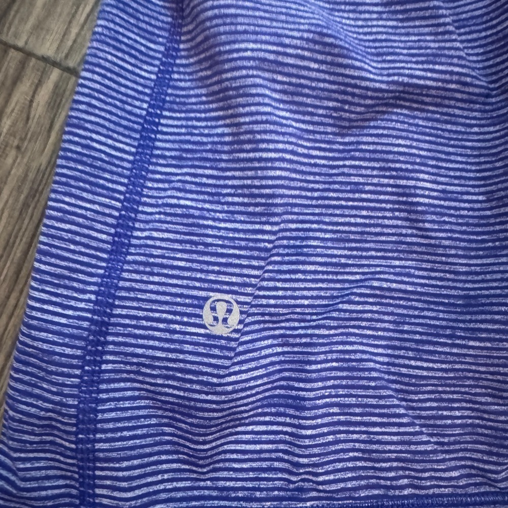 Lululemon People and Black Strappy yoga workout Top w built in bra Sz S - Picture 4 of 6